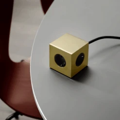 Square 1 Verlengsnoer Met Usb / Magneet, Messing 7 Square 1 Verlengsnoer Met Usb / Magneet, Messing -Algemene Woonwinkel avolt square 1 verlengsnoer met usb magneet 64