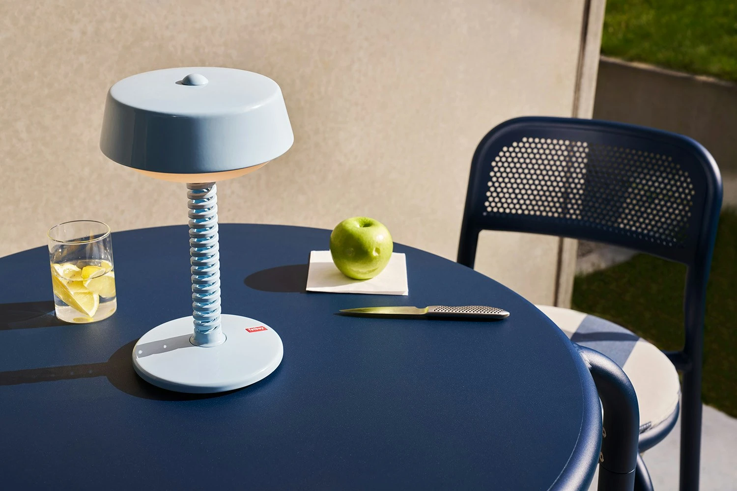 Fatboy Toní Bistro Table, Dark Ocean 8 Fatboy Toní Bistro Table, Dark Ocean - Afbeelding 6