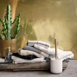 Mette Ditmer Grid Bath Towel 70x140 Cm, Black/Off-White -Algemene Woonwinkel mette ditmer grid handduk black off white 10